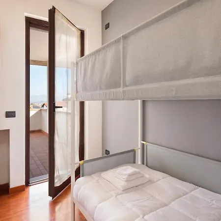 Casa Azzurra-comodo In Πεσκιέρα ντελ Γκάρντα